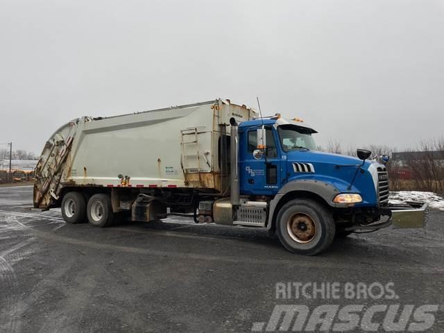 Mack Granite Atkritumu izvešanas transports