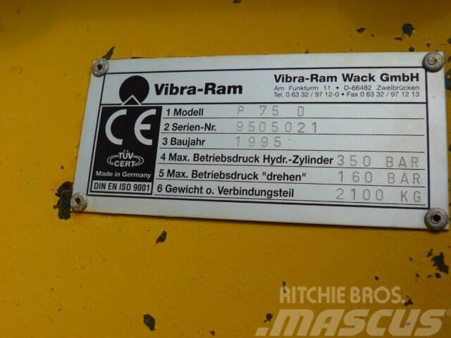 Komatsu Vibra-Ram P 75 D / Lehnhoff MS 25 / 2100 kg Kāpurķēžu ekskavatori