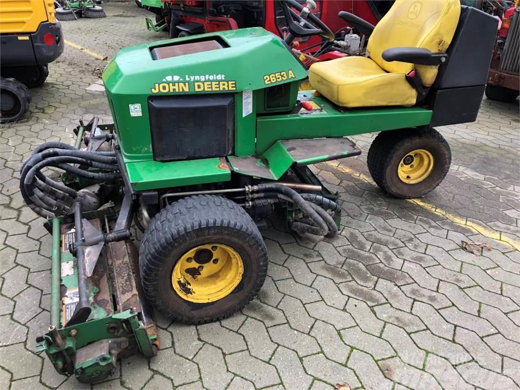 John Deere 2653A Kompaktie traktori