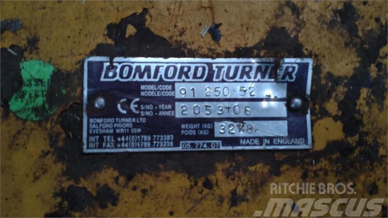 Bomford TRI-WING 6000 Pļaujmašīnas