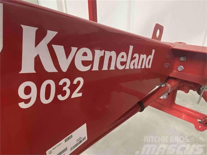 Kverneland 9032 rotorrive Grābekļi un siena ārdītāji