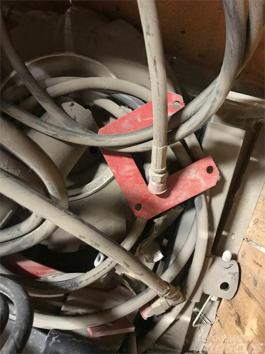 Hutchinson Mayrath 12 single wheel hyd auger dolly Graudu tīrīšanas aprīkojums