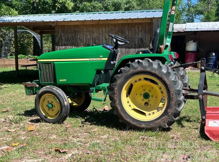 John Deere 3005 Kompaktie traktori