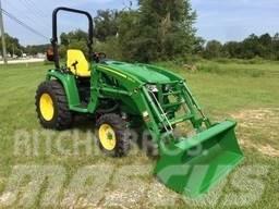 John Deere 3033R Kompaktie traktori