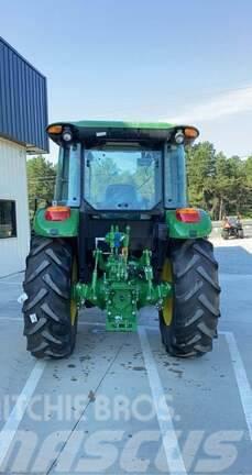 John Deere 5100E Kompaktie traktori