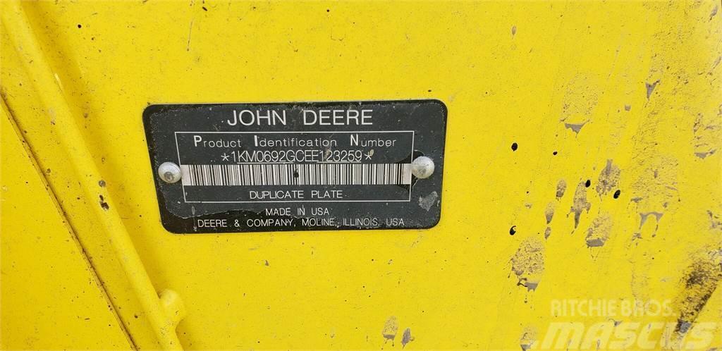 John Deere 692 Cits lopbarības novācēju, kombainu aprīkojums