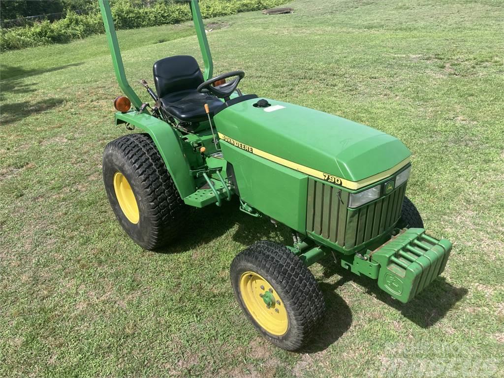 John Deere 790 Kompaktie traktori