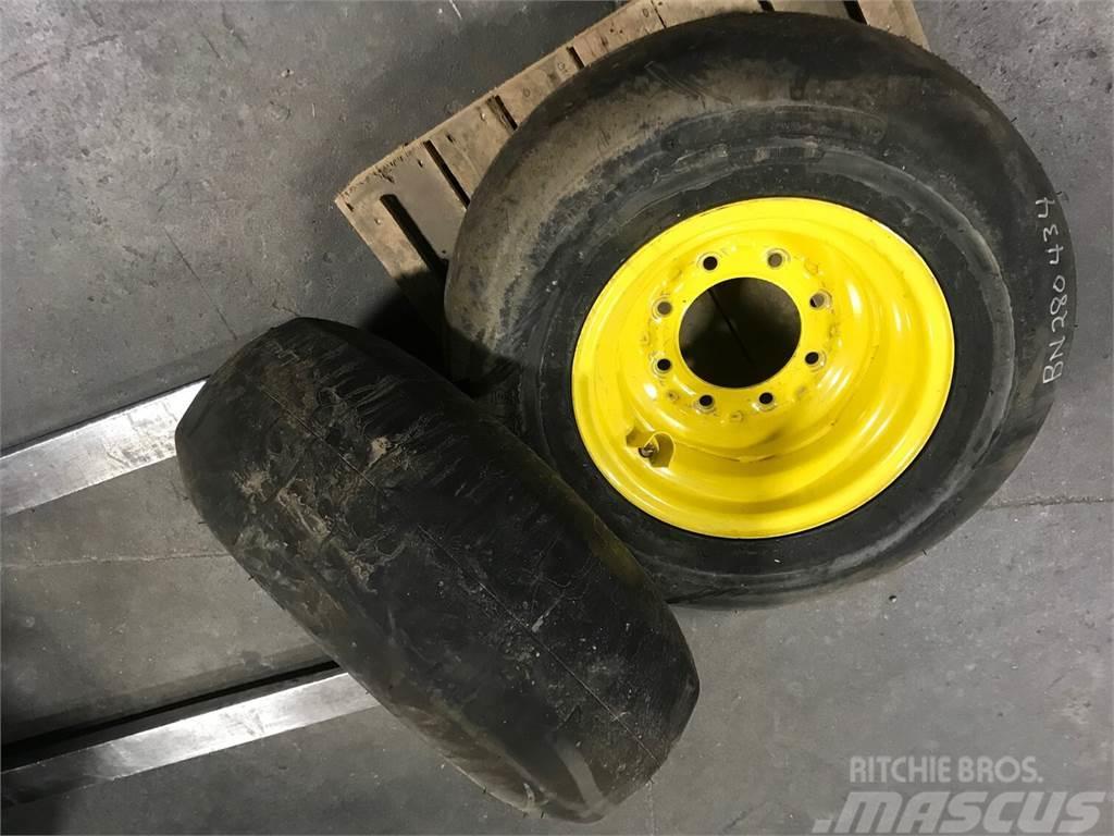 John Deere BN280434 Tire & Wheel ass'm Citas sējmašīnas