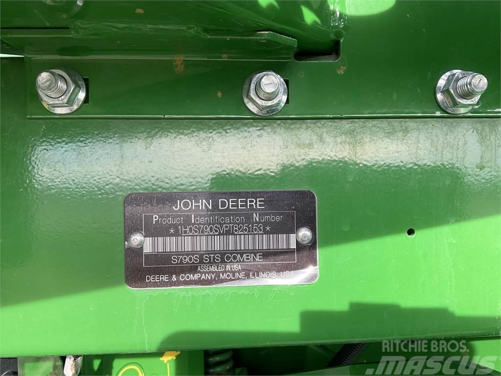John Deere S790 Ražas novākšanas kombaini