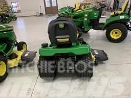John Deere X390 Kompaktie traktori