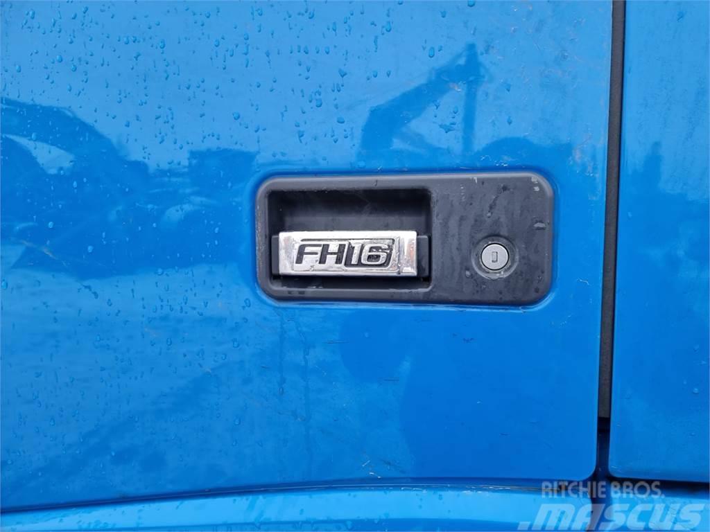 Volvo FH16 Treileri ar āķi