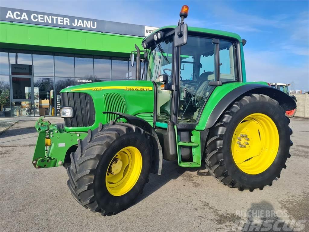 John Deere 6220 Premium Traktori