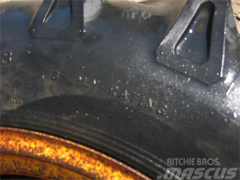 Bridgestone 13.6x28 dæk på 8 huls fælg Riepas, riteņi un diski