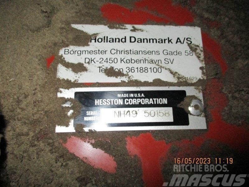 New Holland 4990 Dæk skiftet Ķīpu preses