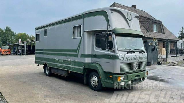 Mercedes-Benz 817 Niehoffaufbau mit Küche Sitzecke 3 Pferde Dzīvnieku pārvadāšanas transports
