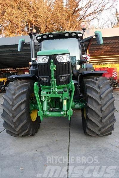 John Deere 6R215 ComandPro Traktori