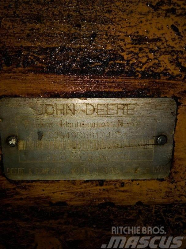 John Deere 643D Zaru savācēji