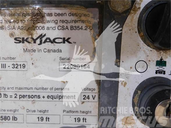 SkyJack SJIII3219 Šķerveida pacēlāji