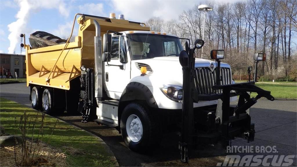 International WorkStar 7600 Dump Truck Sniega naži un tīrītāji