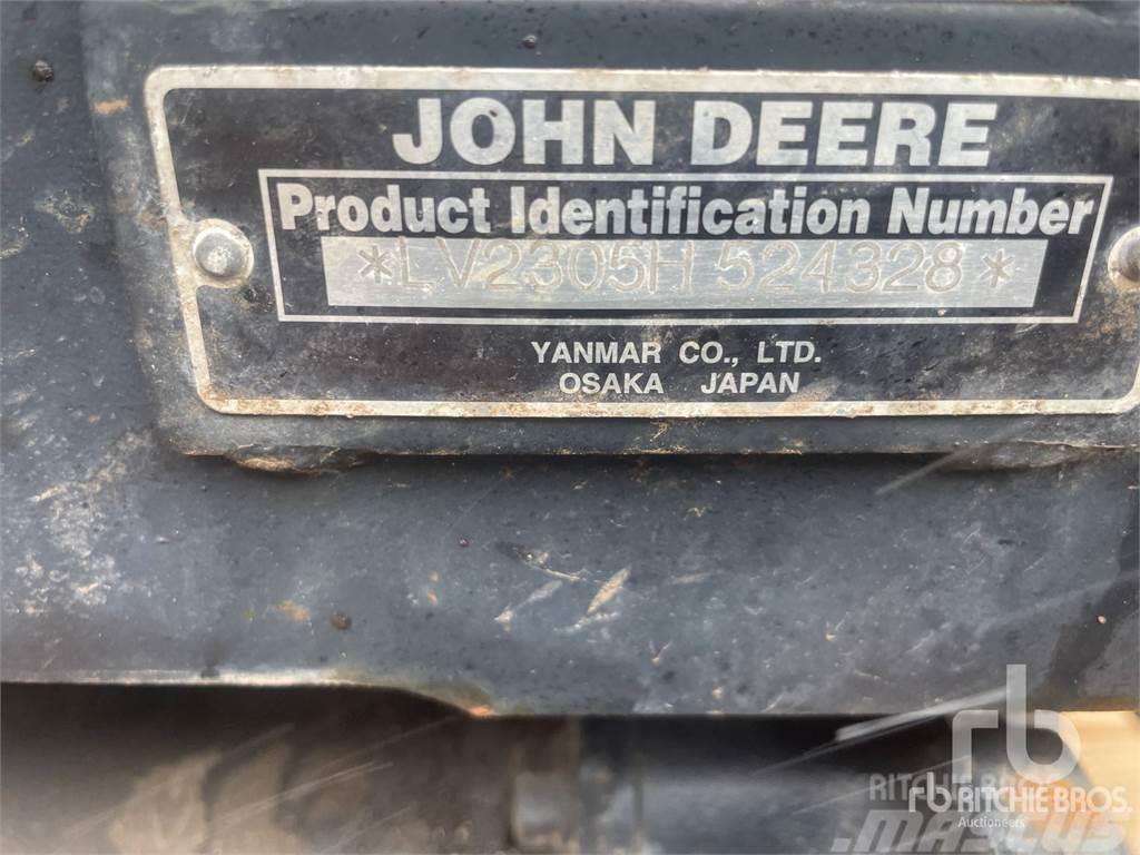 John Deere 2305 Kompaktie traktori