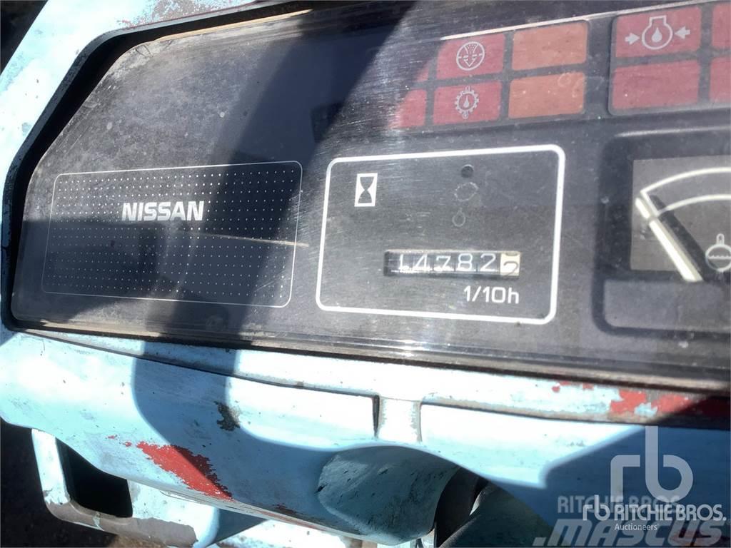 Nissan 5225 lb Tehnika ar dīzeļa dzinēju