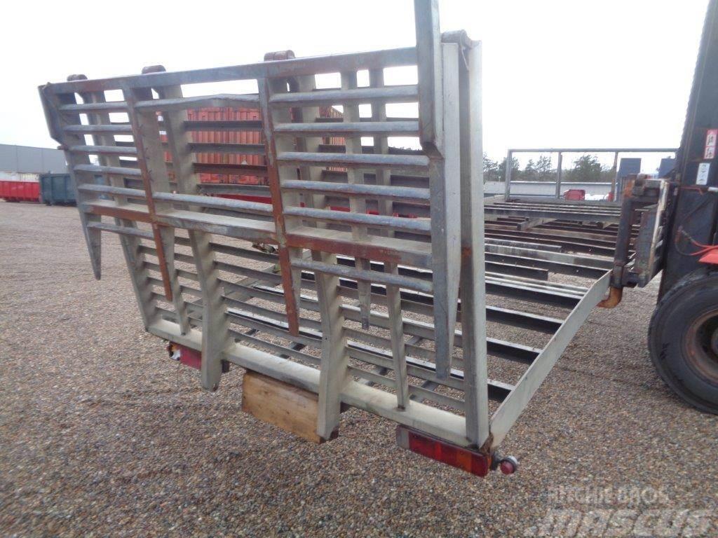  9,5 - 7,5 mtr knæklad med dobbelt rampe Platformas