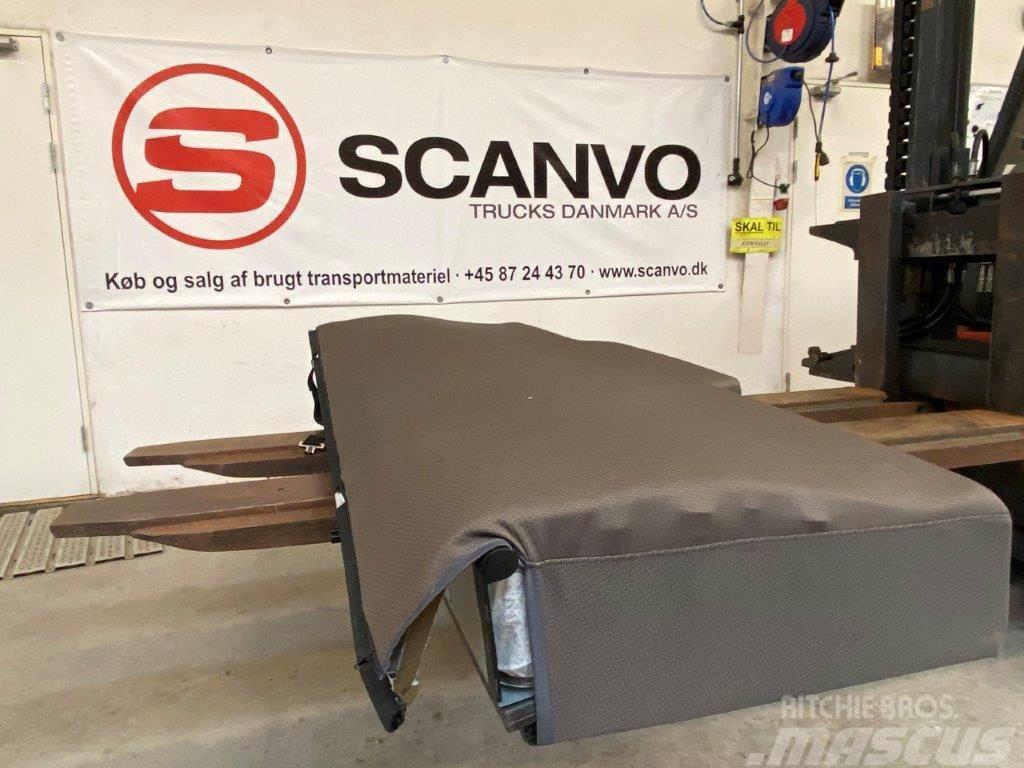 Scania Underkøje afmonteret med hovedpude Kabīnes un interjers