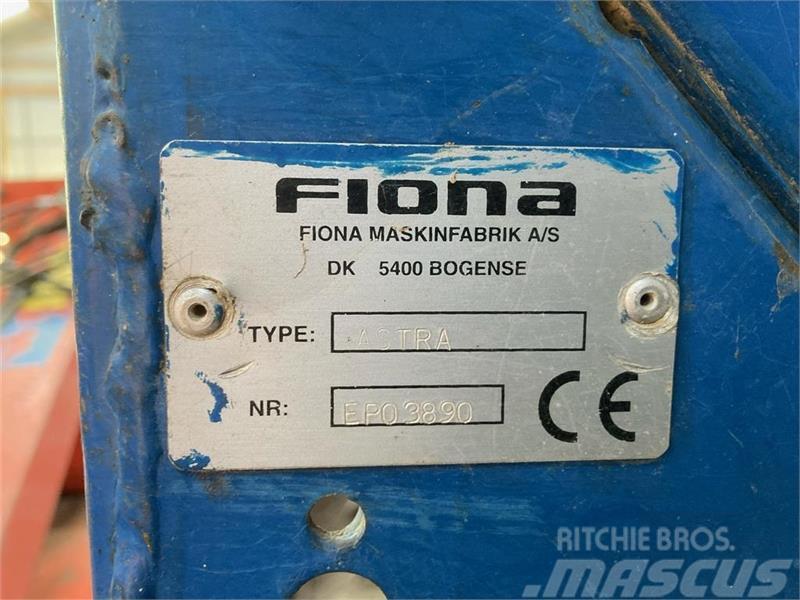 Kuhn HR4002 og Fiona Astra SR Kombinētās sējmašīnas