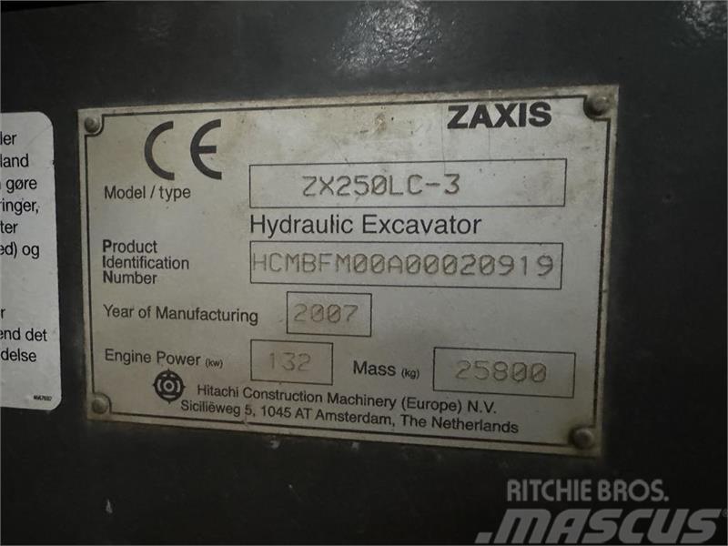 Hitachi Zaxis 250LC-3 Kāpurķēžu ekskavatori