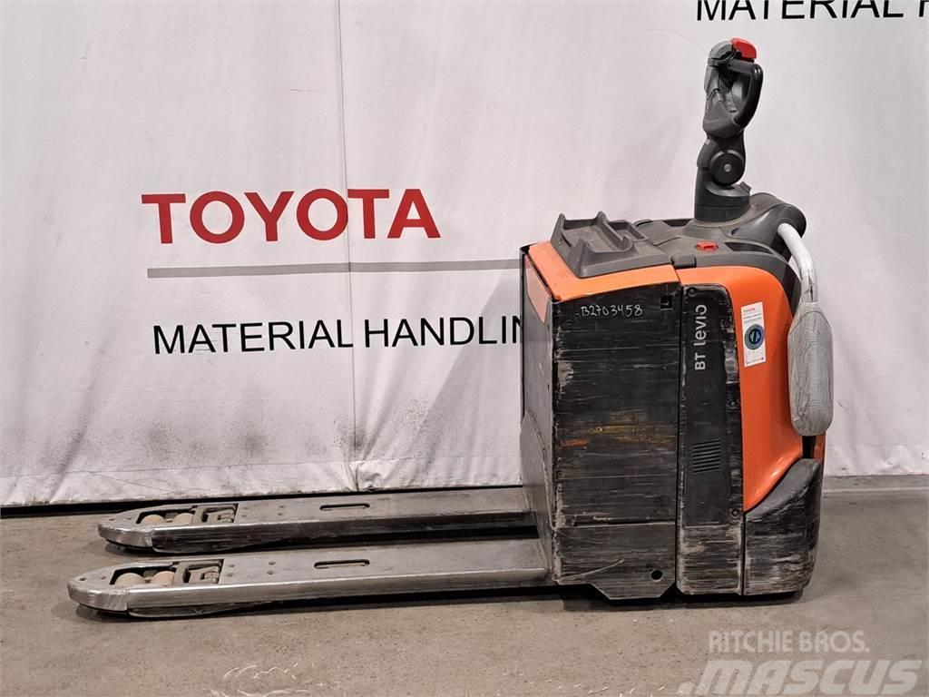 Toyota LPE200 Hidrauliskās stalažas ar platformu