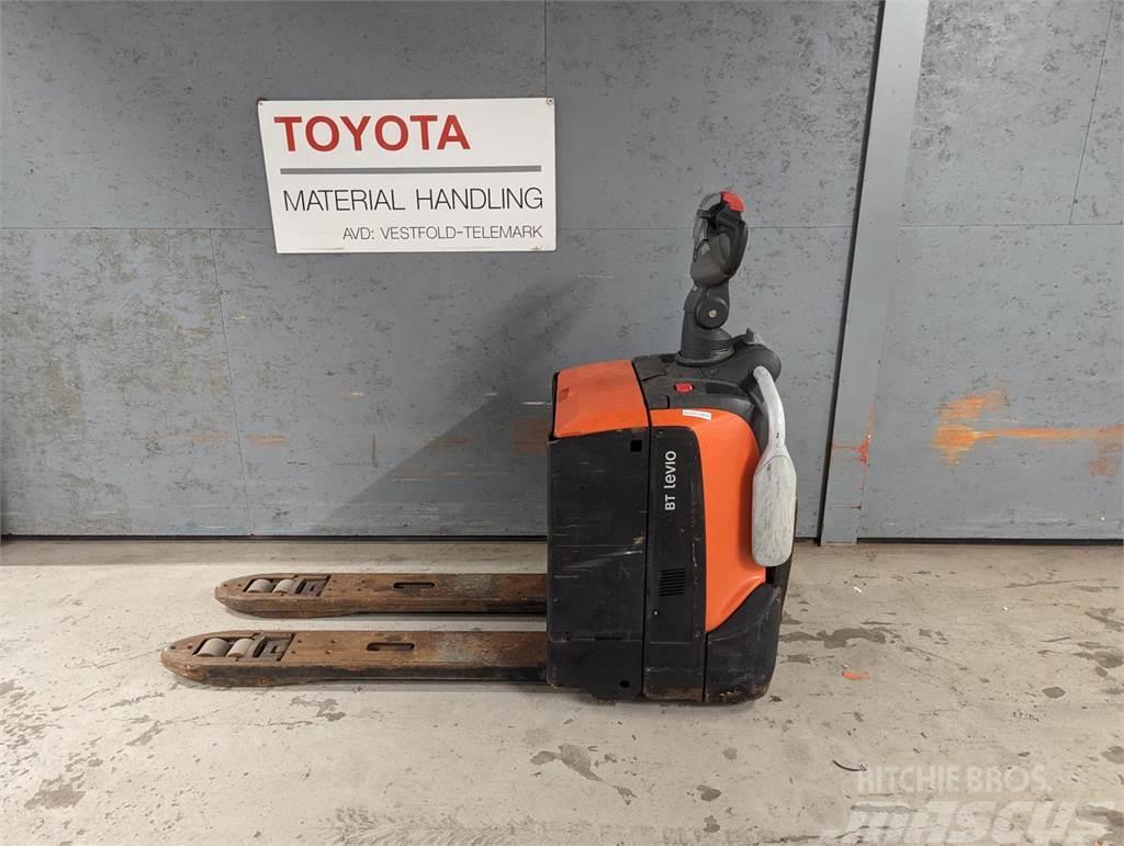 Toyota LPE200B Hidrauliskās stalažas ar platformu