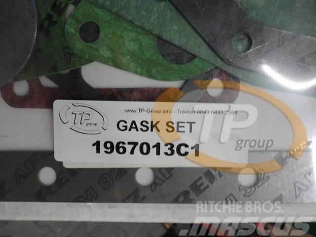 CASE IHC 1967013C1, 3136817R99 Gasket Set Dzinēji