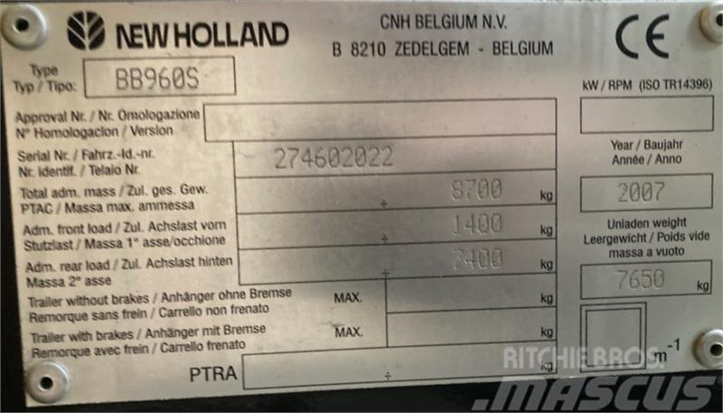 New Holland BB 960A M. Parkland ballevogn Ķīpu preses