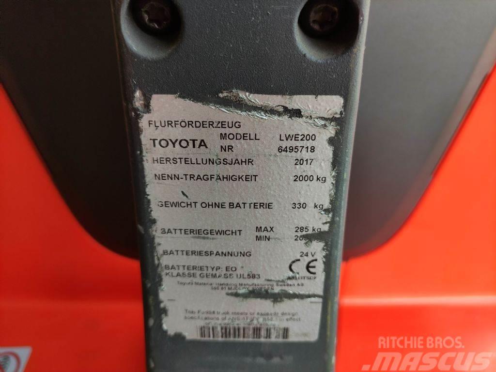 Toyota LWE200 Zemie palešu pacēlāji